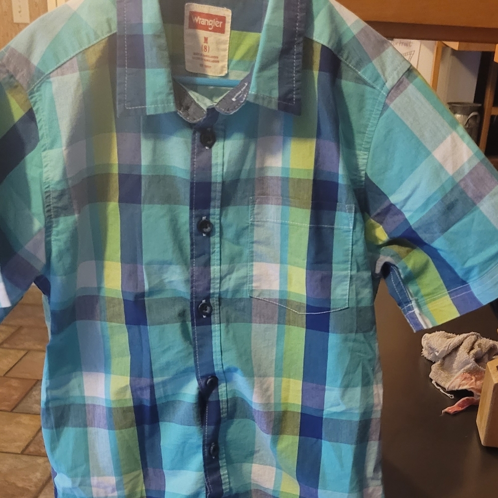 Boys size medium wrangler button up